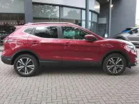 Used Nissan Qashqai N-Connecta 138 HP (101 kW) 2019 Red SUV