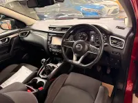 Used Nissan Qashqai N-Connecta 115 HP (84 kW) 2018 Red SUV