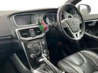 Usado Volvo V40 R-Design Pro 122 HP (89 kW) 2017 Cinzento Citadino