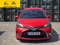 Gebraucht Toyota Yaris Hybrid 101 PS (74 kW) 2015 Rot Kleinwagen