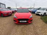 Begagnad Ford Focus ST-Line 125 HK (91 kW) 2019 Röd Halvkombi