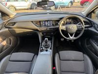 Used Vauxhall Insignia SRi 136 HP (100 kW) 2018 Grey Estate