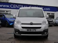 Begagnad Citroën Berlingo Feel 100 HK (73 kW) 2018 Silver Minibuss