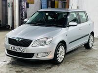 Begagnad Skoda Fabia Elegance 105 HK (77 kW) 2012 Silver Halvkombi