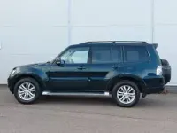 Usado Mitsubishi Shogun 187 HP (137 kW) 2016 Verde SUV