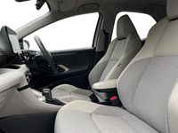 Used Toyota Yaris Hybrid 116 HP (85 kW) 2023 White Hatchback