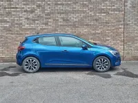 Used Renault Clio Iconic 100 HP (73 kW) 2021 Blue Hatchback