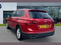 Second-hand VW Tiguan Allspace Life 150 CP (110 kW) 2023 Roșu SUV