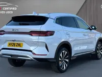 New BYD Seal U Boost 218 HP (160 kW) 2026 Skiing white SUV