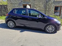 Second-hand Peugeot 208 Signature Sky 102 CP (75 kW) 2018 Albastru Hatchback