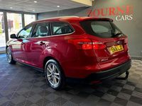 Used Ford Focus Zetec 125 HP (91 kW) 2016 Red Estate