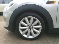 Begagnad Mini Cooper Hatch 2016 Silver Halvkombi
