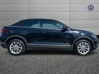 Usado VW T-Roc Cabriolet Style 108 HP (79 kW) 2023 Preto Cabrios