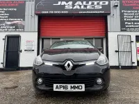 Used Renault Clio Iconic 90 HP (66 kW) 2016 Black Hatchback