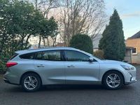 Usado Ford Focus Zetec 95 HP (69 kW) 2019 Prateado Carrinha