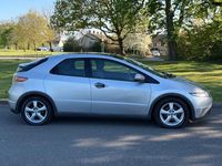 Begagnad Honda Civic EX 140 HK (102 kW) 2007 Silver Halvkombi