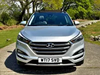 Usado Hyundai Tucson Premium SE 141 HP (103 kW) 2017 Prateado SUV