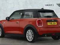 Used Mini Cooper Hatch 134 HP (98 kW) 2018 Orange Hatchback