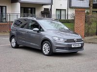 Begagnad VW Touran SE 110 HK (80 kW) 2018 Grå Minibuss