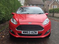 Usado Ford Fiesta Zetec 2014 Vermelho Citadino