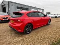Begagnad Ford Focus ST-Line 125 HK (91 kW) 2019 Röd Halvkombi
