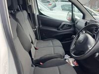 Used Citroën Berlingo 100 HP (73 kW) 2017 White MPV