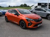 Used Renault Clio Techno 90 HP (66 kW) 2024 Orange Hatchback