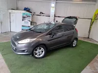 Begagnad Ford Fiesta Zetec 100 HK (73 kW) 2017 Grå Halvkombi