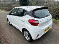 Used Hyundai i10 SE 67 HP (49 kW) 2020 White Hatchback