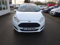 Used Ford Fiesta Zetec 95 HP (69 kW) 2013 White Hatchback