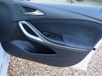 Used Vauxhall Astra 2018 White Estate