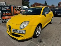 Used Alfa Romeo MiTo Distinctive 120 HP (88 kW) 2011 Yellow Hatchback
