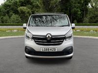 Begagnad Renault Trafic 2019 Silver Minibuss