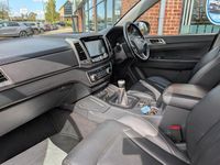 Usado SsangYong Musso 181 CV (133 kW) 2019 Gris Pickup/Camioneta