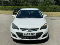 Used Vauxhall Astra SRi 165 HP (121 kW) 2012 White Hatchback