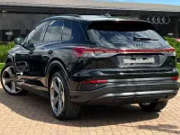 Neu Audi Q4 e-tron Black Edition 210 kW (286 PS) 2026 Schwarz SUV