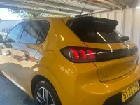 Used Peugeot 208 Allure+ 102 HP (75 kW) 2023 Yellow Hatchback
