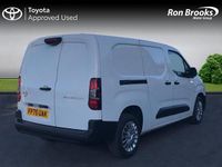 New Toyota Proace 120 HP (88 kW) 2025 White MPV