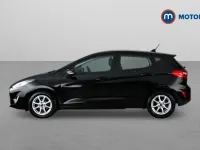 Usado Ford Fiesta Zetec 101 HP (74 kW) 2019 Preto Citadino