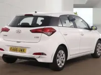Used Hyundai i20 75 HP (55 kW) 2016 White Hatchback