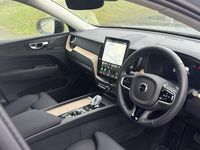 Begagnad Volvo XC60 Plus 250 HK (183 kW) 2025 Grå SUV
