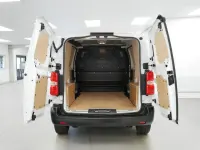 Usado Vauxhall Vivaro 120 HP (88 kW) 2025 Branco Monovolume