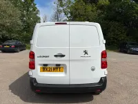 Second-hand Peugeot e-Expert S 100 kW (136 CP) 2021 Alb Van