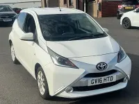 Used Toyota Aygo X-pure 69 HP (50 kW) 2016 White Hatchback
