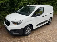 Used Vauxhall Combo Edition 100 HP (73 kW) 2019 White MPV