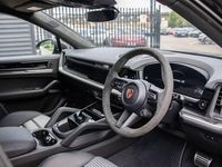 Used Porsche Cayenne 468 HP (344 kW) 2025 Black SUV