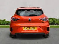 Używany Renault Clio V Evolution 145 KM (106 kW) 2024 Pomarańczowy Hatchback