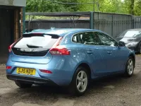 Used Volvo V40 SE 115 HP (84 kW) 2015 Blue Hatchback