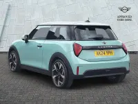 Used Mini Cooper Hatch 154 HP (113 kW) 2024 Green Hatchback
