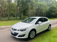 Used Vauxhall Astra 2013 White Hatchback
